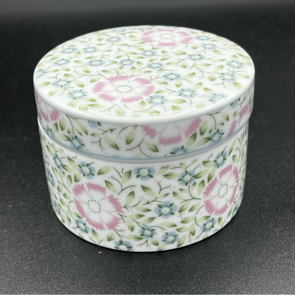 Vintage Scarborough Floral Ceramic Decorative Trinket Box